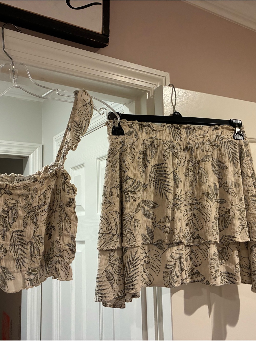 Women’s Leaf-Print Tiered Mini Skirt - Cream/Black